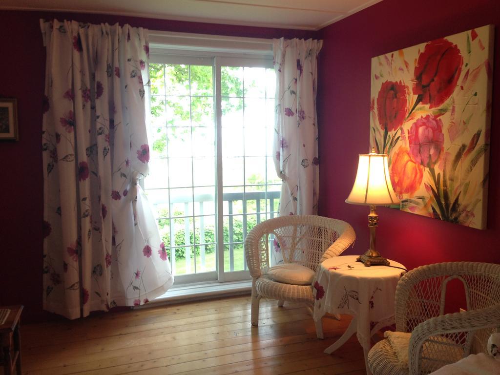 Auberge Sur La Cote Ла Мале Екстериор снимка