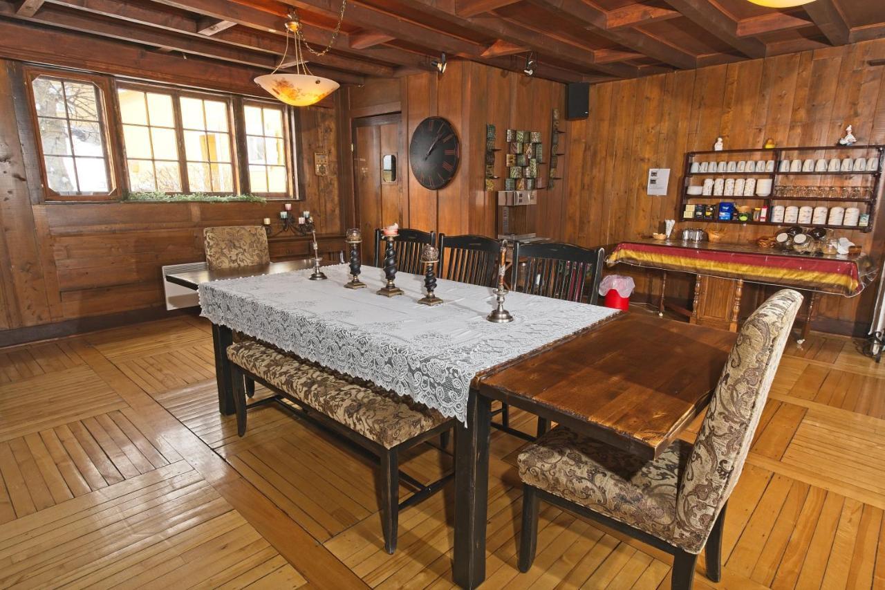 Auberge Sur La Cote Ла Мале Екстериор снимка